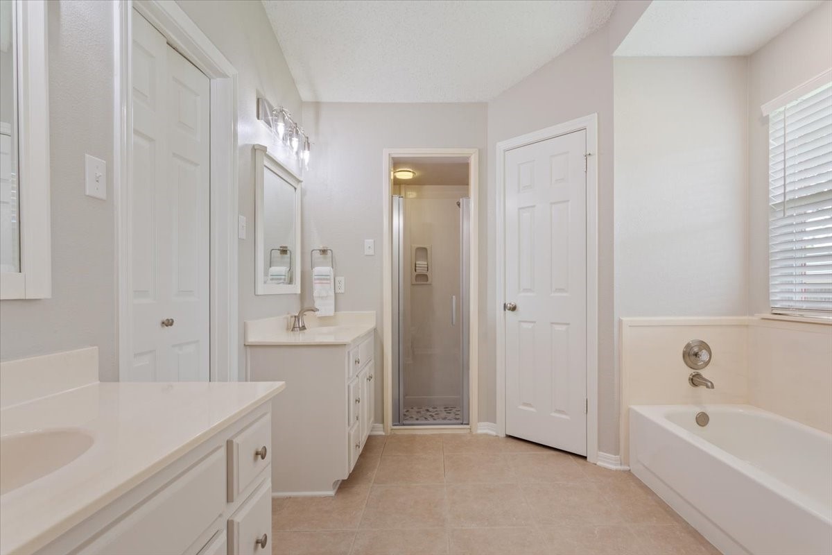 949 Crested Butte Drive Hewitt TX 76643