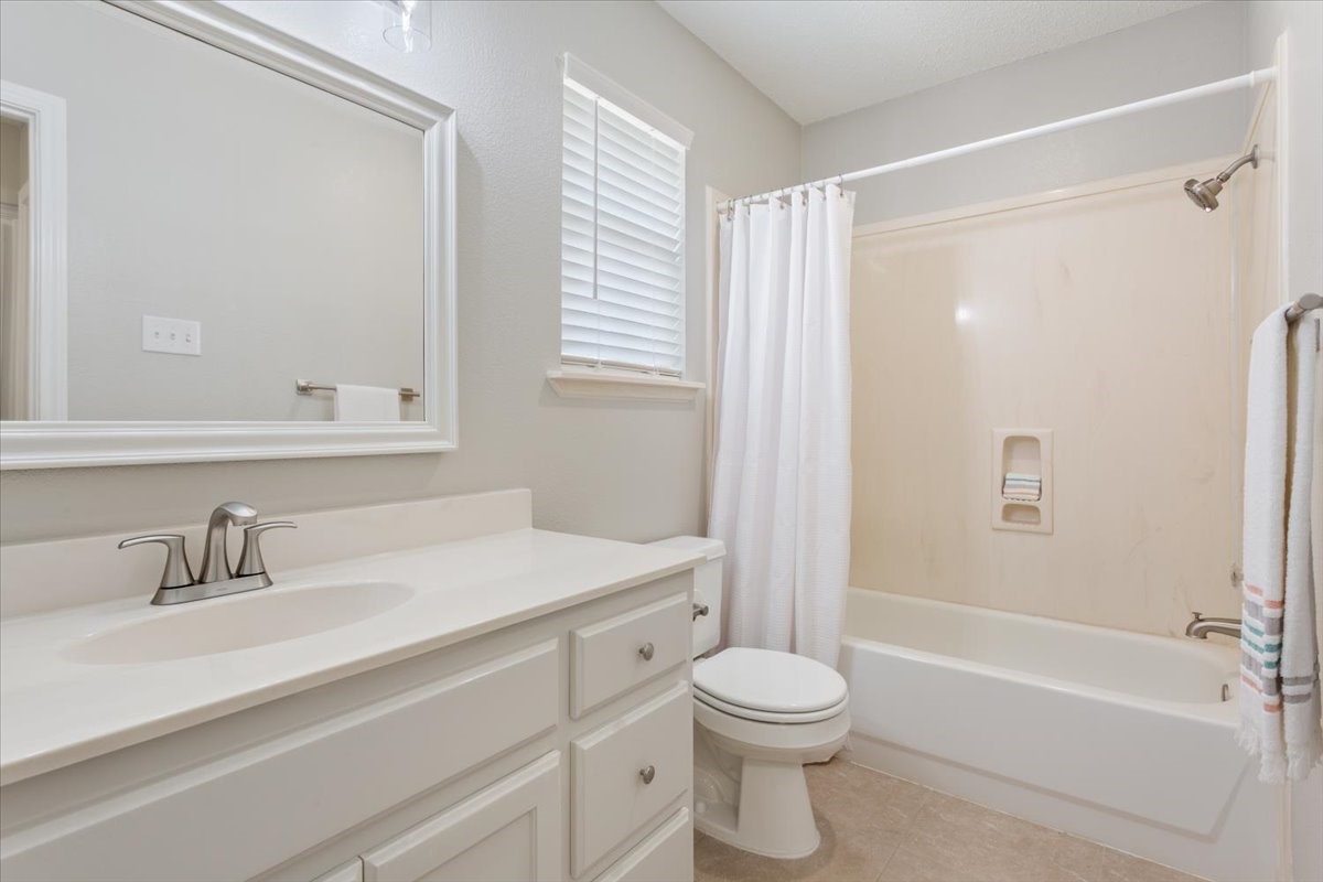 949 Crested Butte Drive Hewitt TX 76643