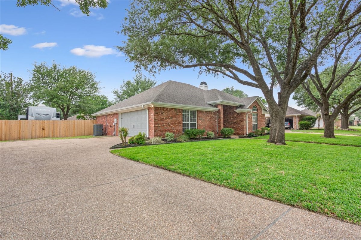949 Crested Butte Drive Hewitt TX 76643
