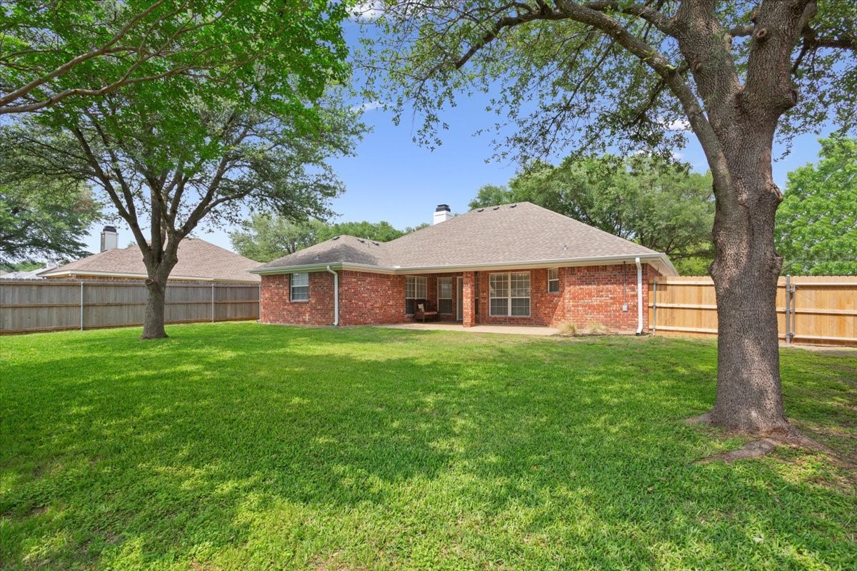 949 Crested Butte Drive Hewitt TX 76643