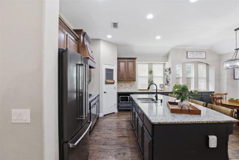 1004 Tara Drive Burleson TX 76028
