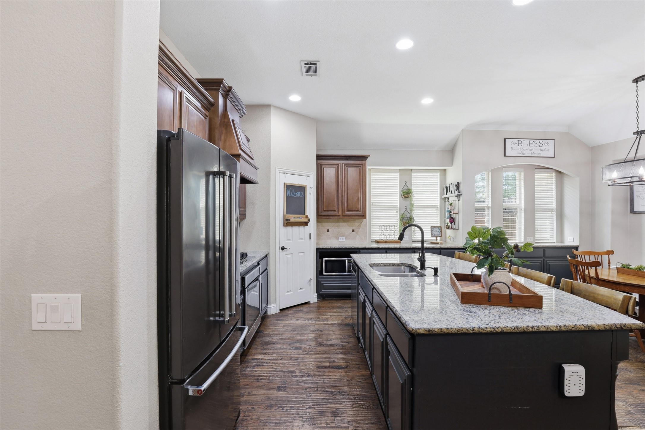1004 Tara Drive Burleson TX 76028