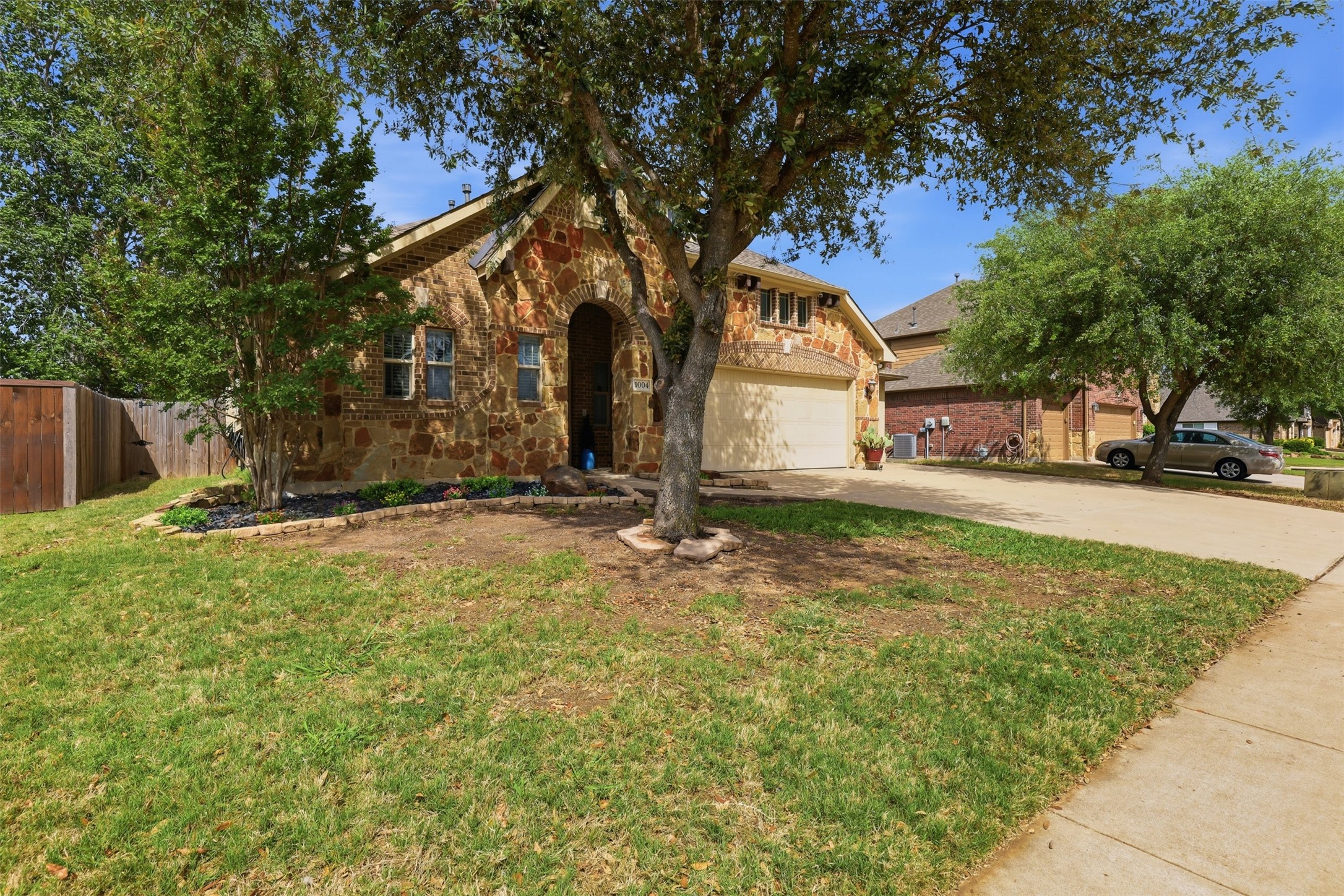 1004 Tara Drive Burleson TX 76028