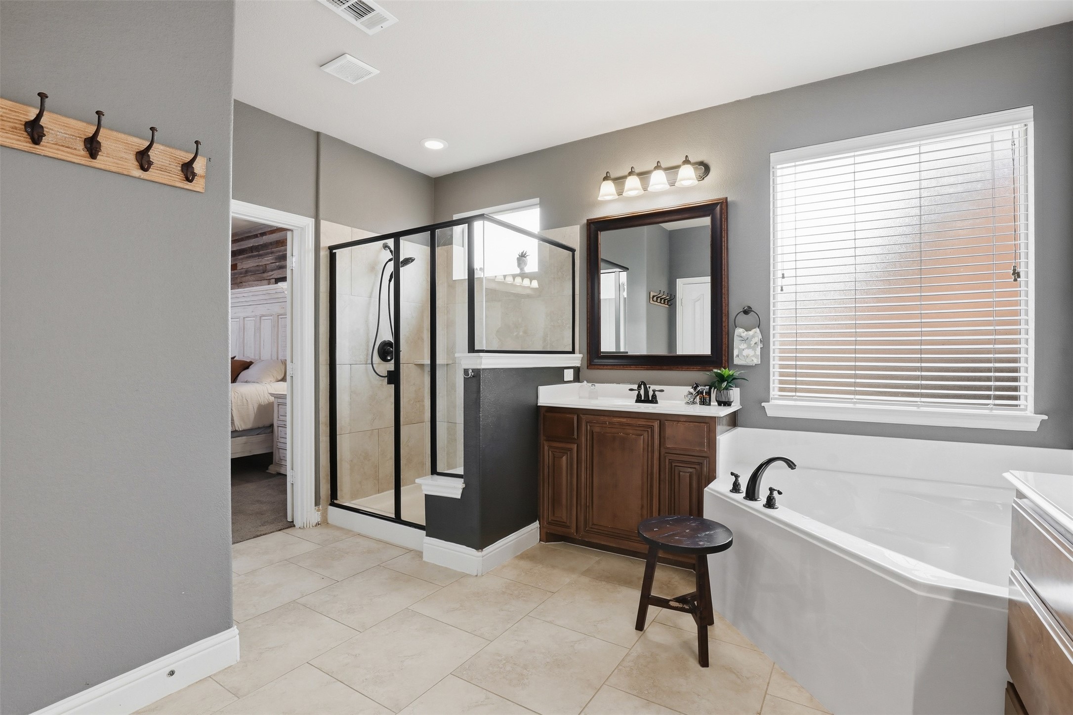 1004 Tara Drive Burleson TX 76028
