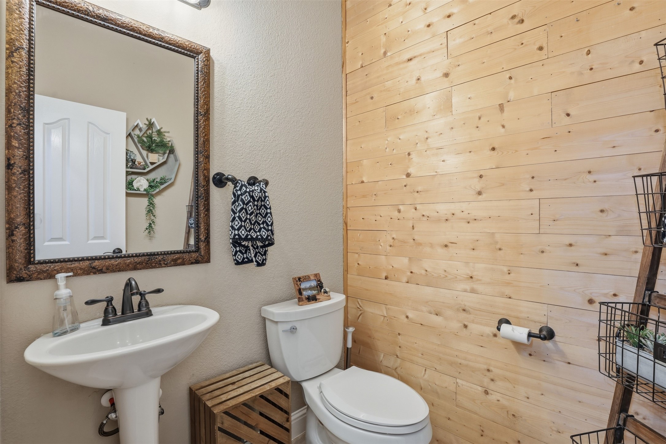 1004 Tara Drive Burleson TX 76028