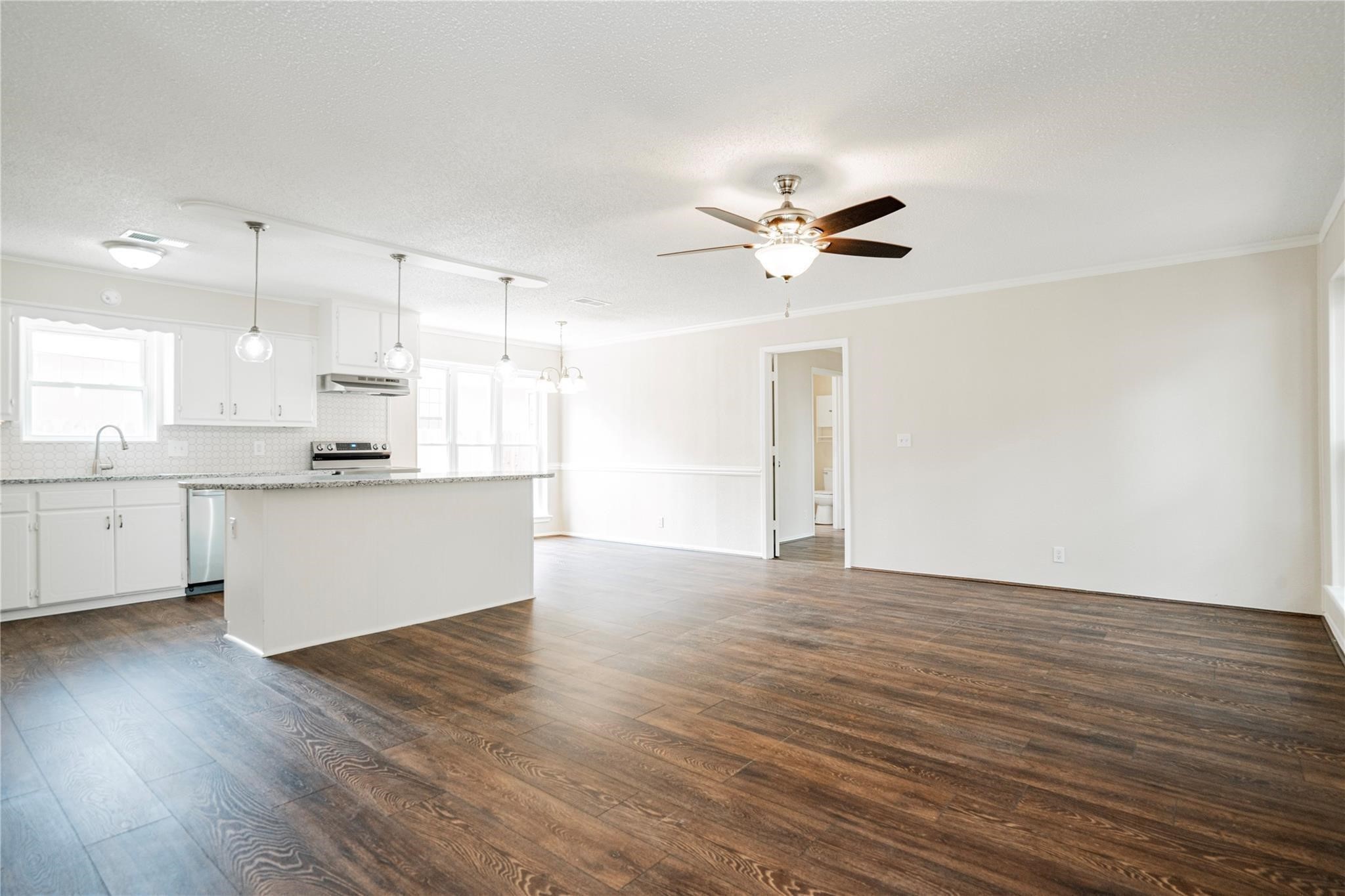 1632 E Crestway Drive West Tawakoni TX 75474
