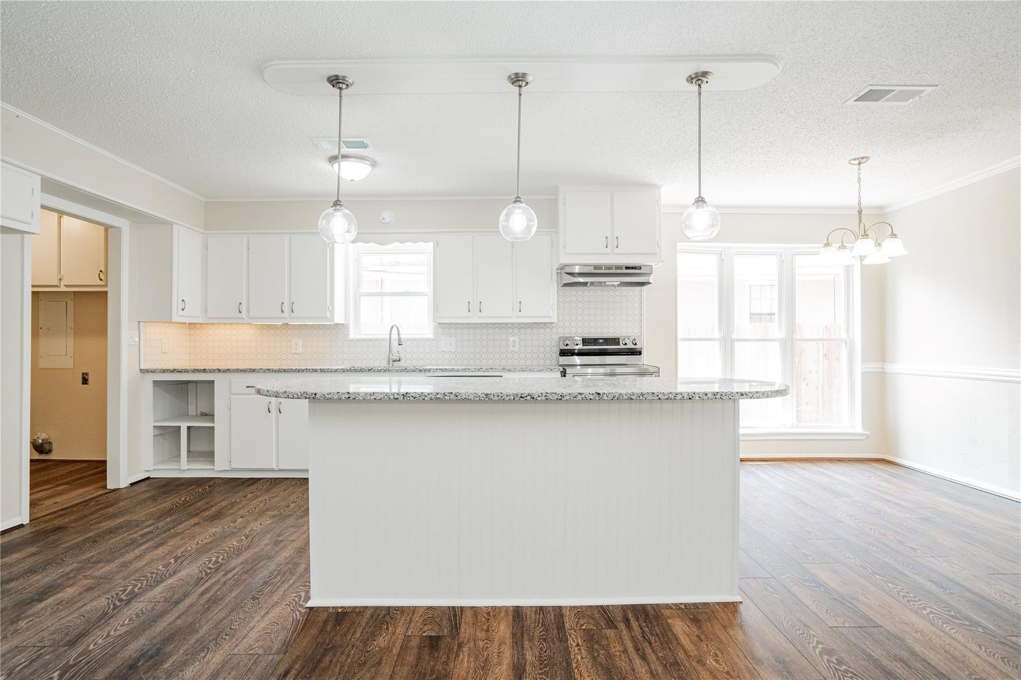 1632 E Crestway Drive West Tawakoni TX 75474