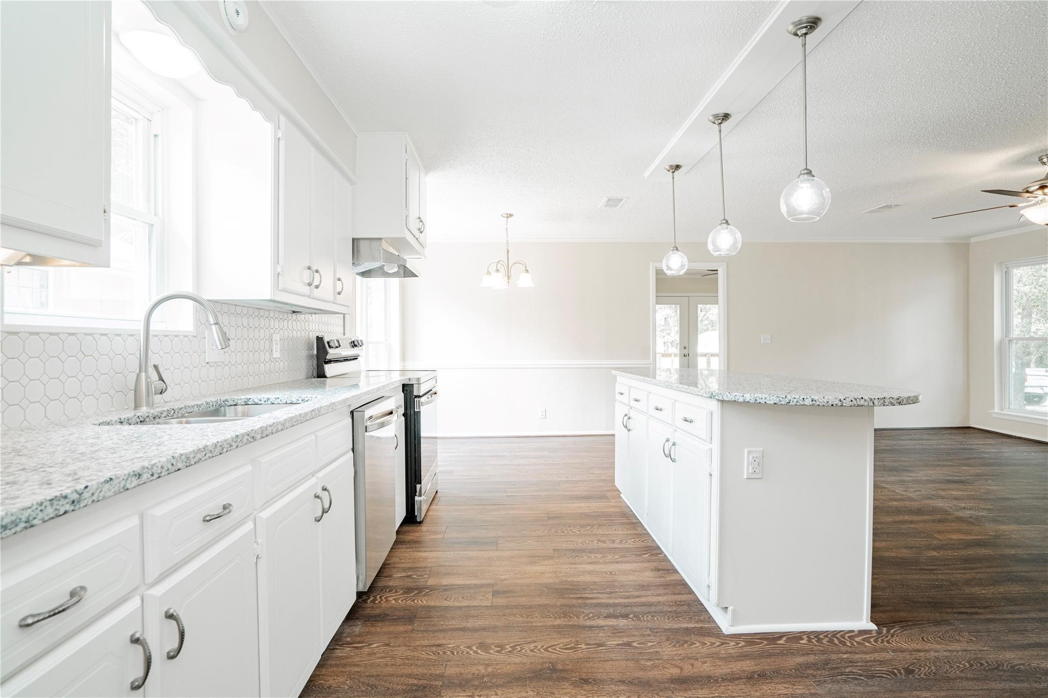 1632 E Crestway Drive West Tawakoni TX 75474