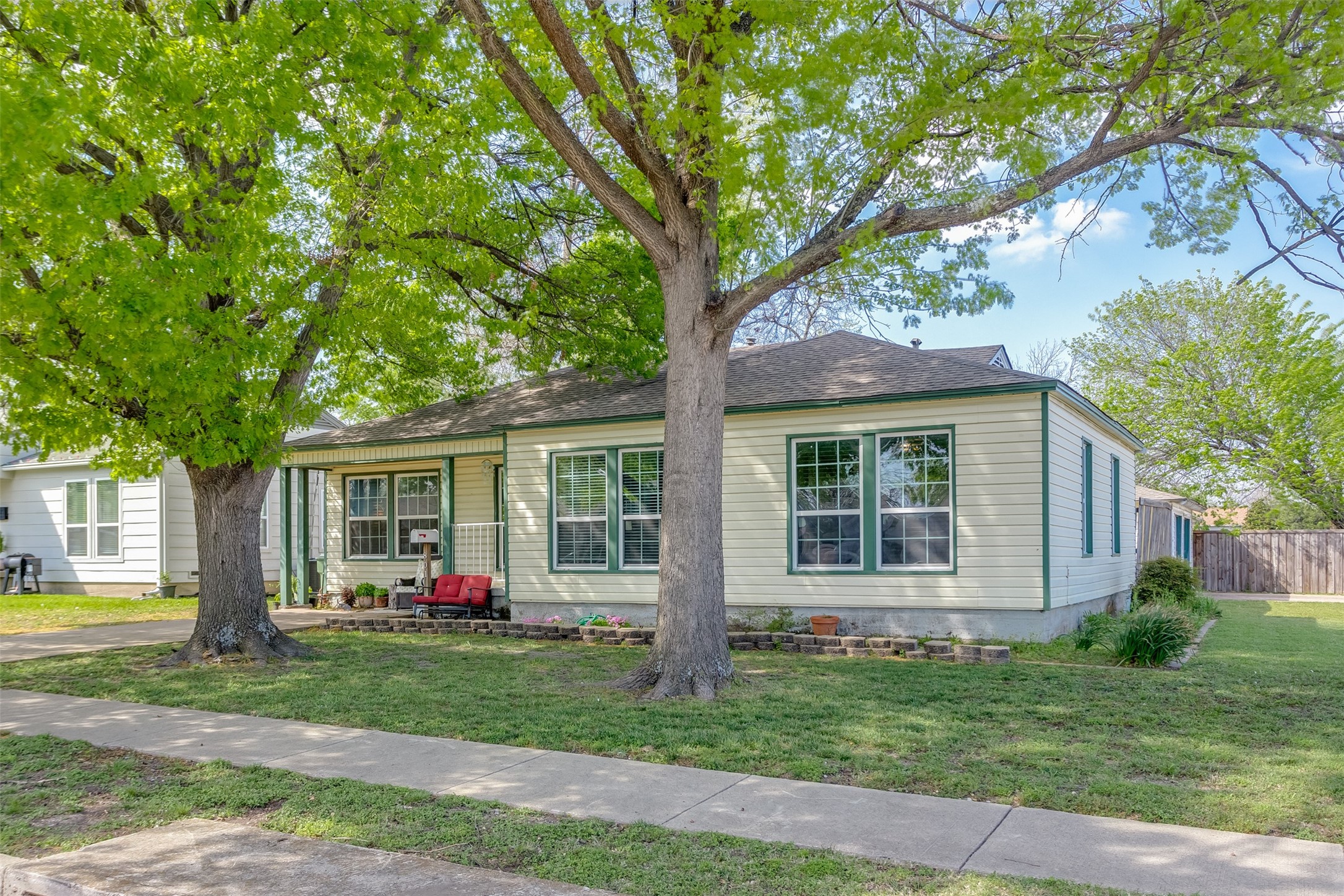 801 Holly Drive Garland TX 75040