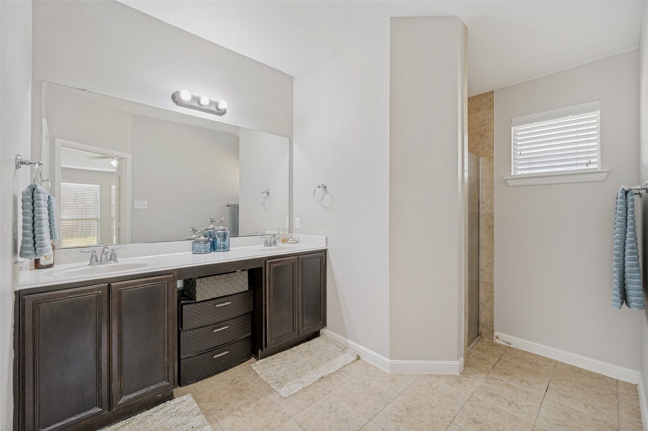 1701 Sparrow Lane Aubrey TX 76227