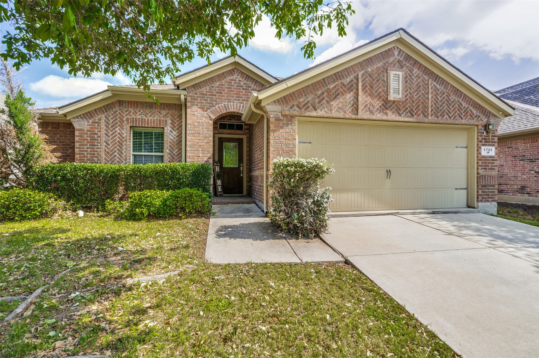 1701 Sparrow Lane Aubrey TX 76227