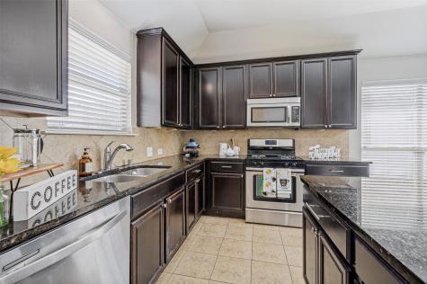 1701 Sparrow Lane Aubrey TX 76227