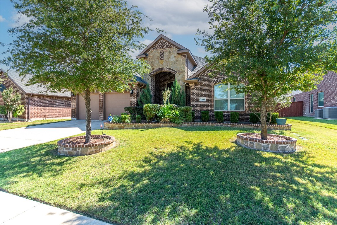 2943 Spring Lake Drive Grand Prairie TX 75054