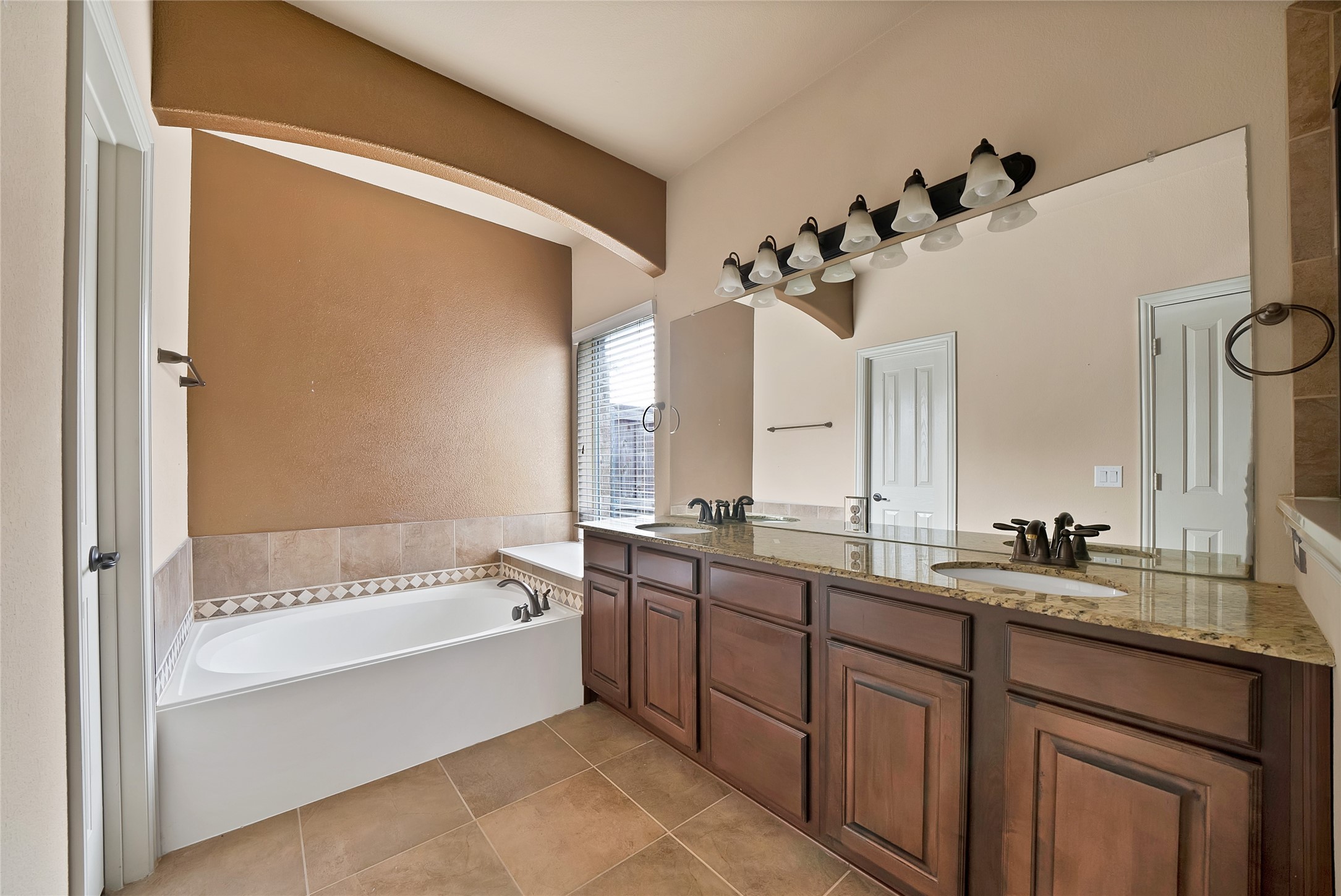 2852 England Parkway Grand Prairie TX 75054