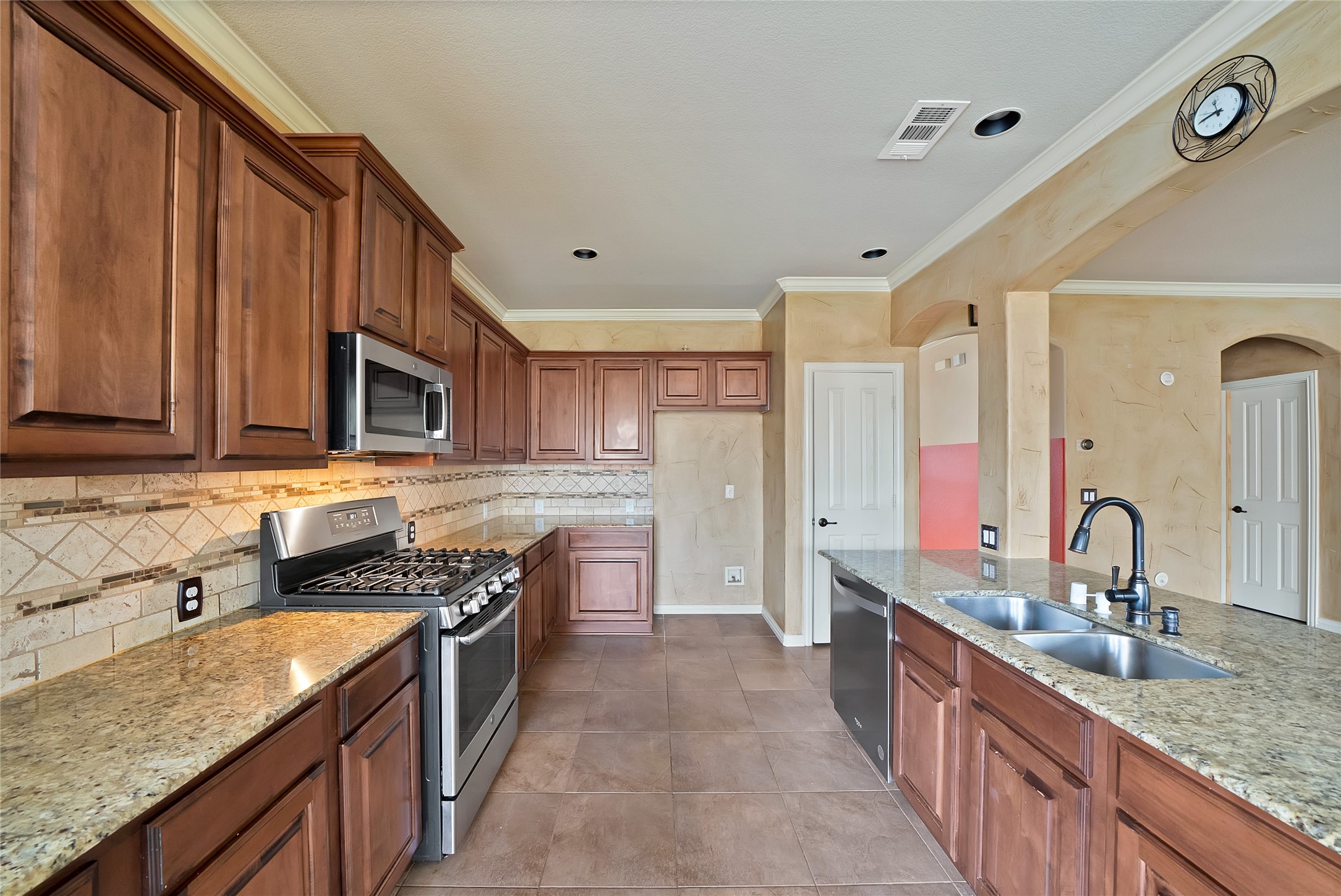 2852 England Parkway Grand Prairie TX 75054