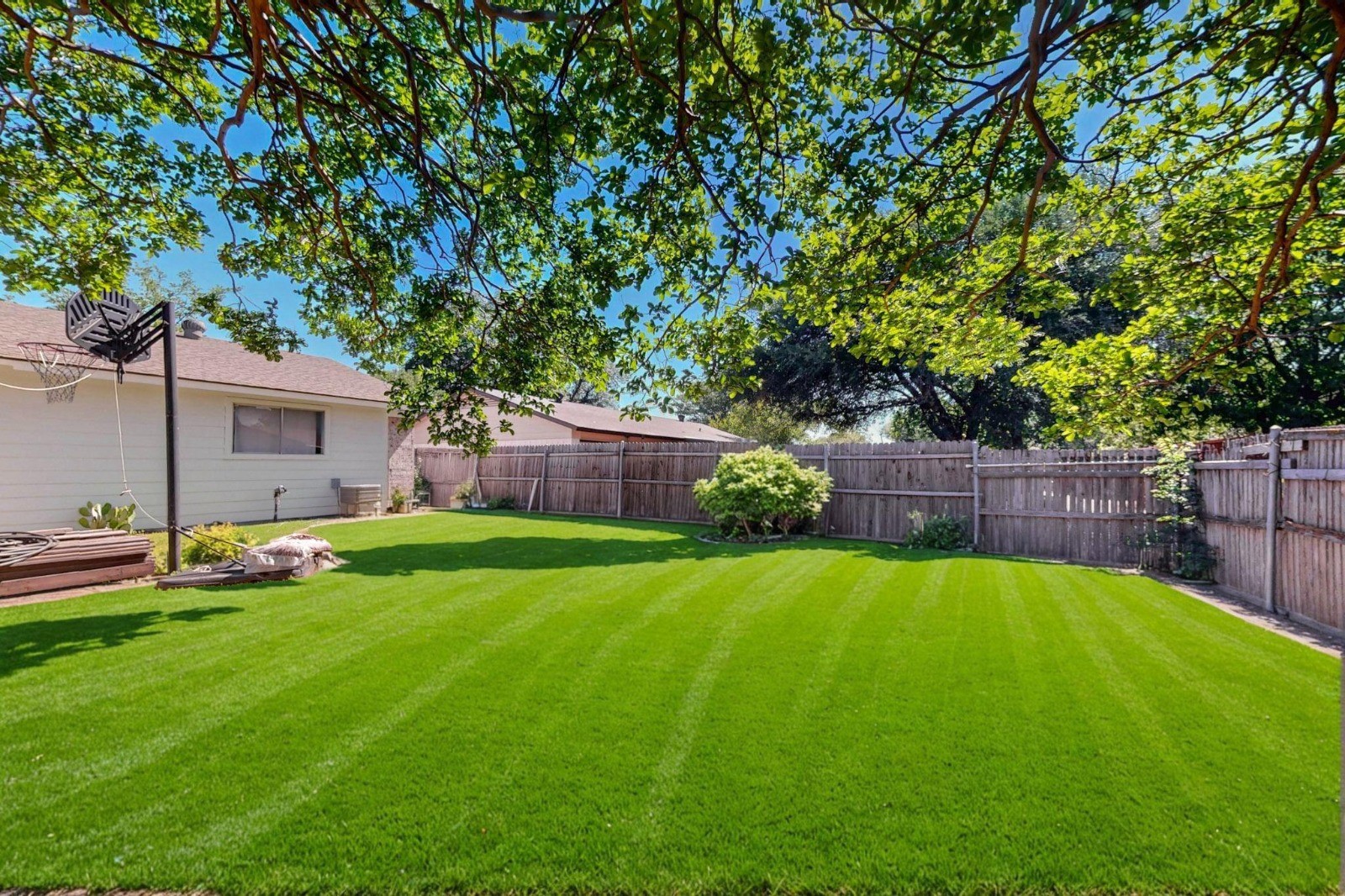 3714 Burning Tree Lane Garland TX 75042