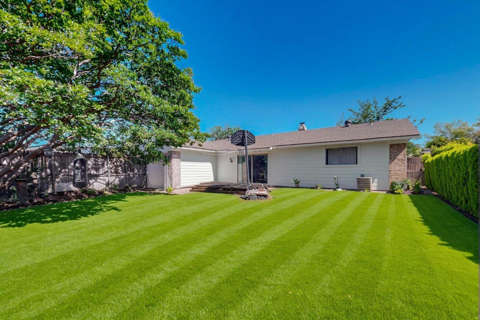 3714 Burning Tree Lane Garland TX 75042