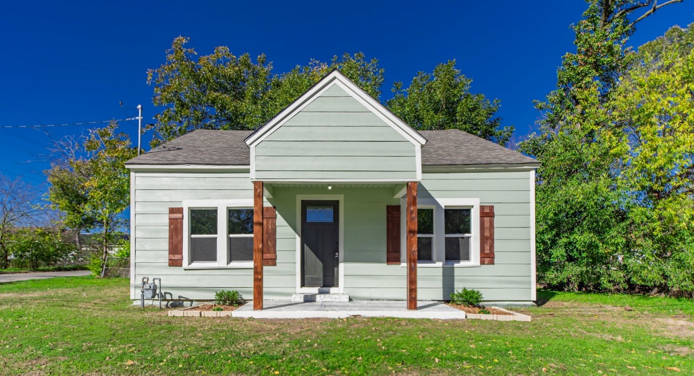 204 S Mill Street Bowie TX 76230