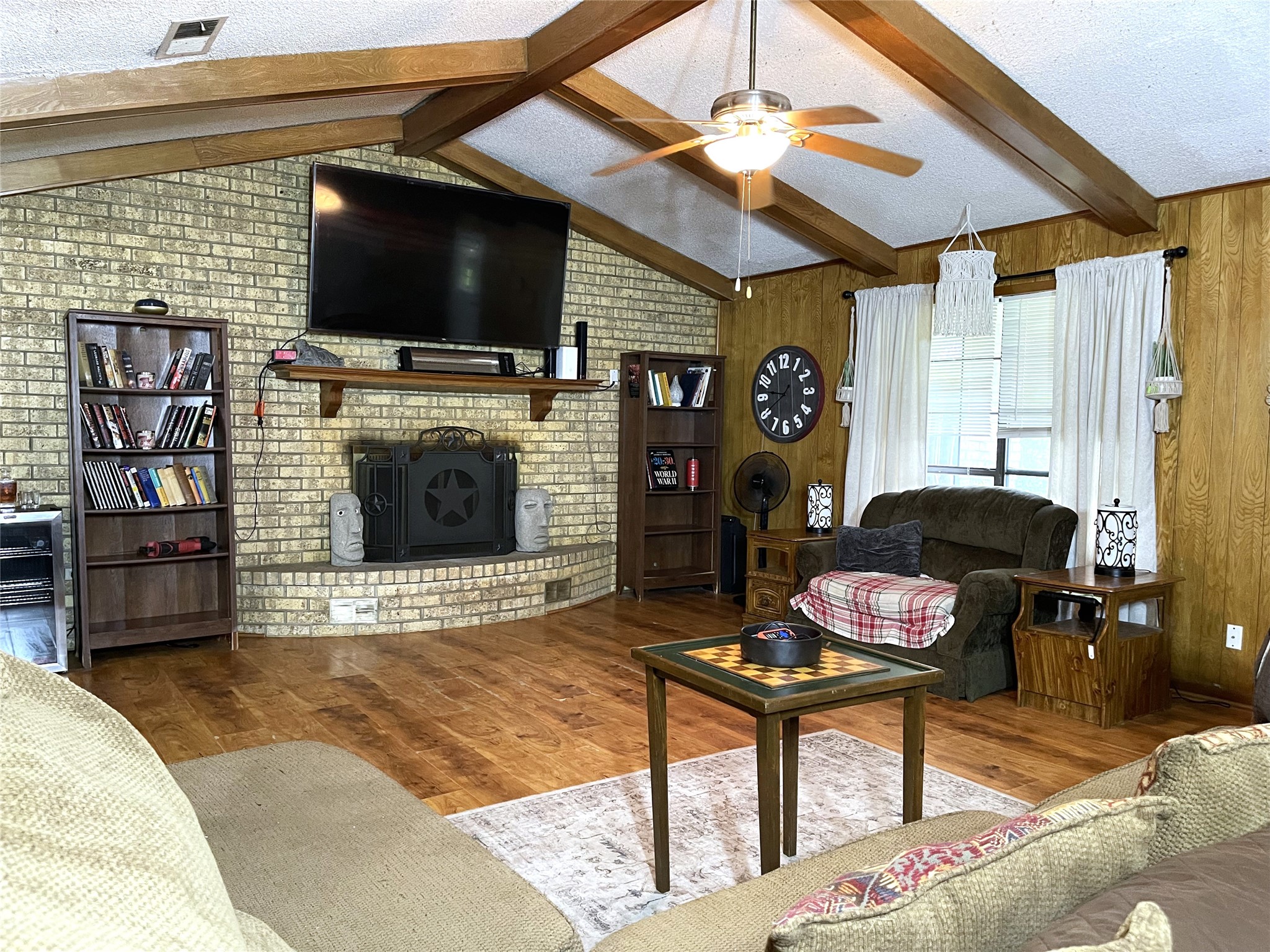 400 S 8th Avenue Teague TX 75860