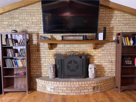 400 S 8th Avenue Teague TX 75860