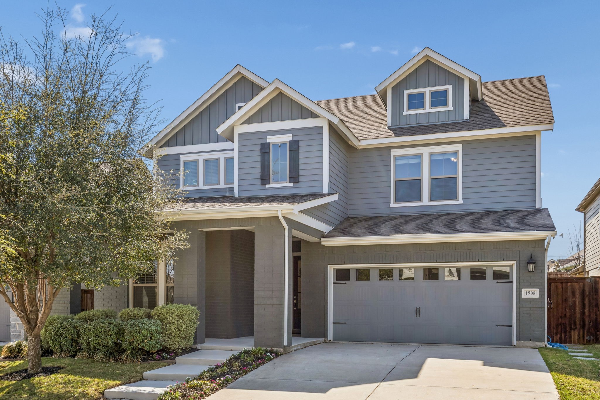 1908 Roundtree Circle E Fort Worth TX 76008