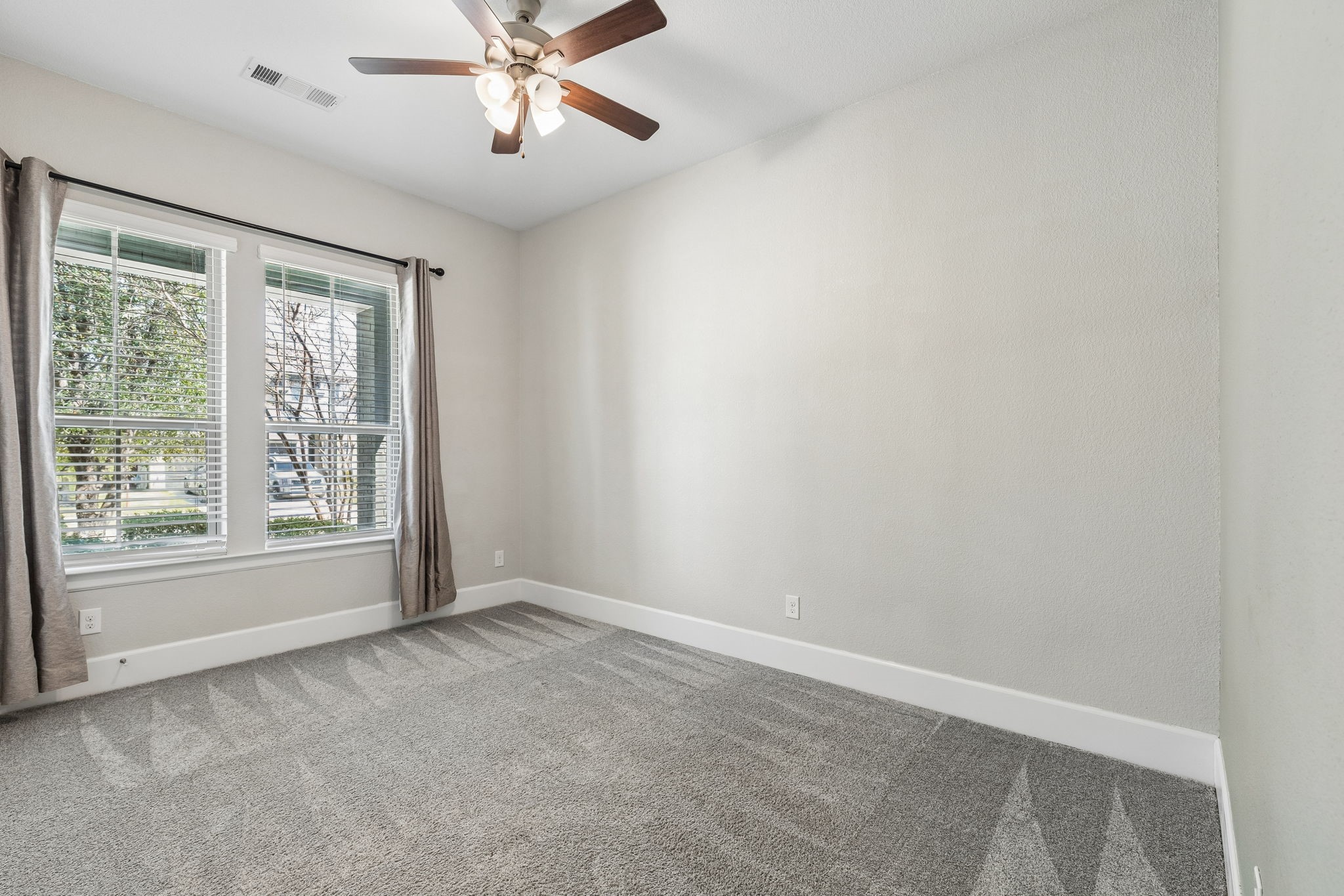 1908 Roundtree Circle E Fort Worth TX 76008