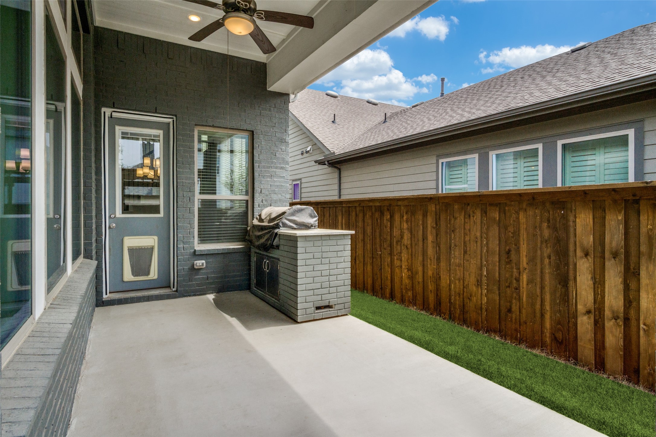 1908 Roundtree Circle E Fort Worth TX 76008