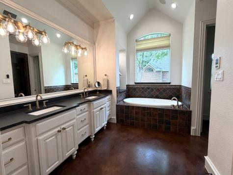 4200 Equestrian Way Flower Mound TX 75028