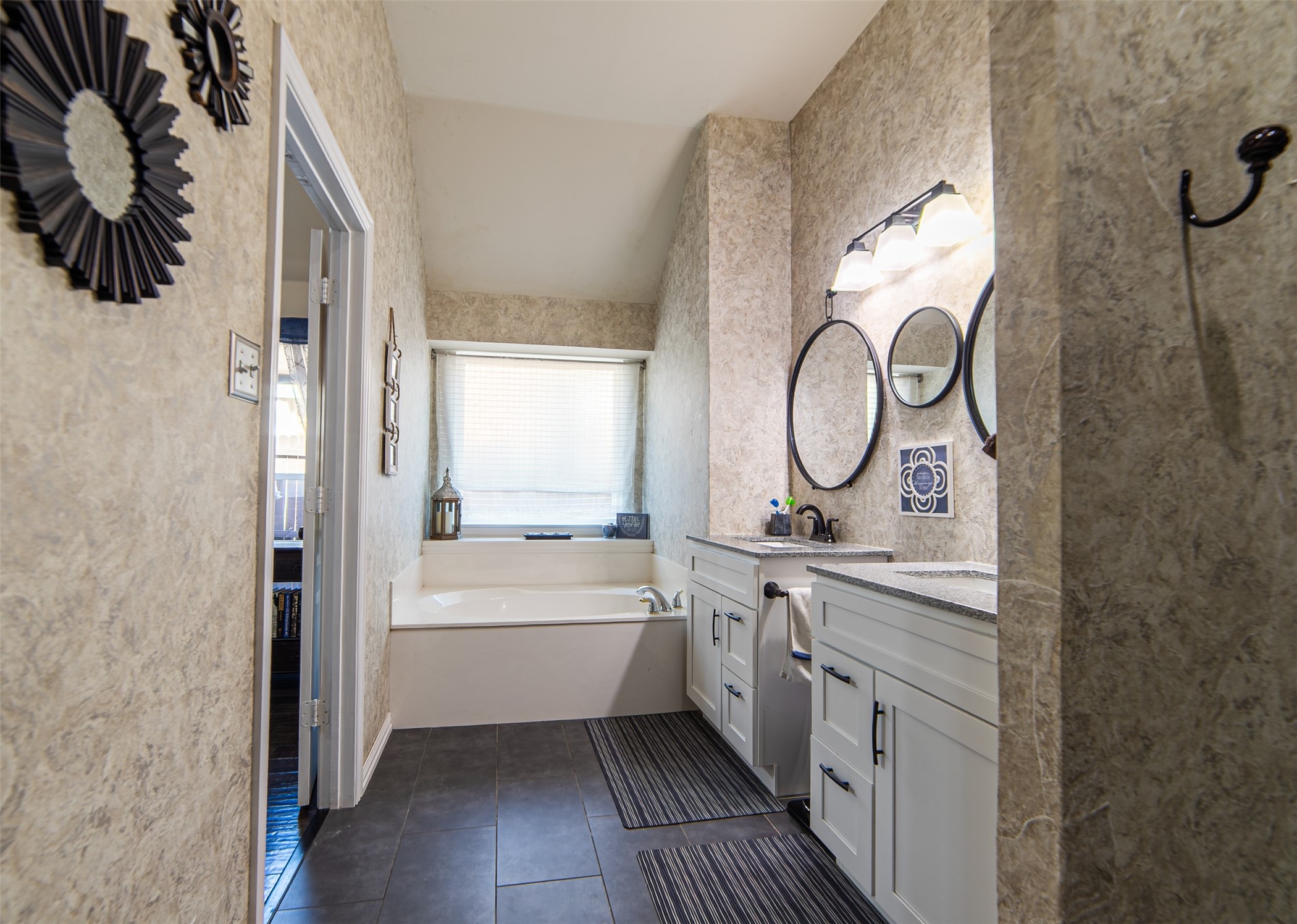 1706 Hollow Creek Court Garland TX 75040