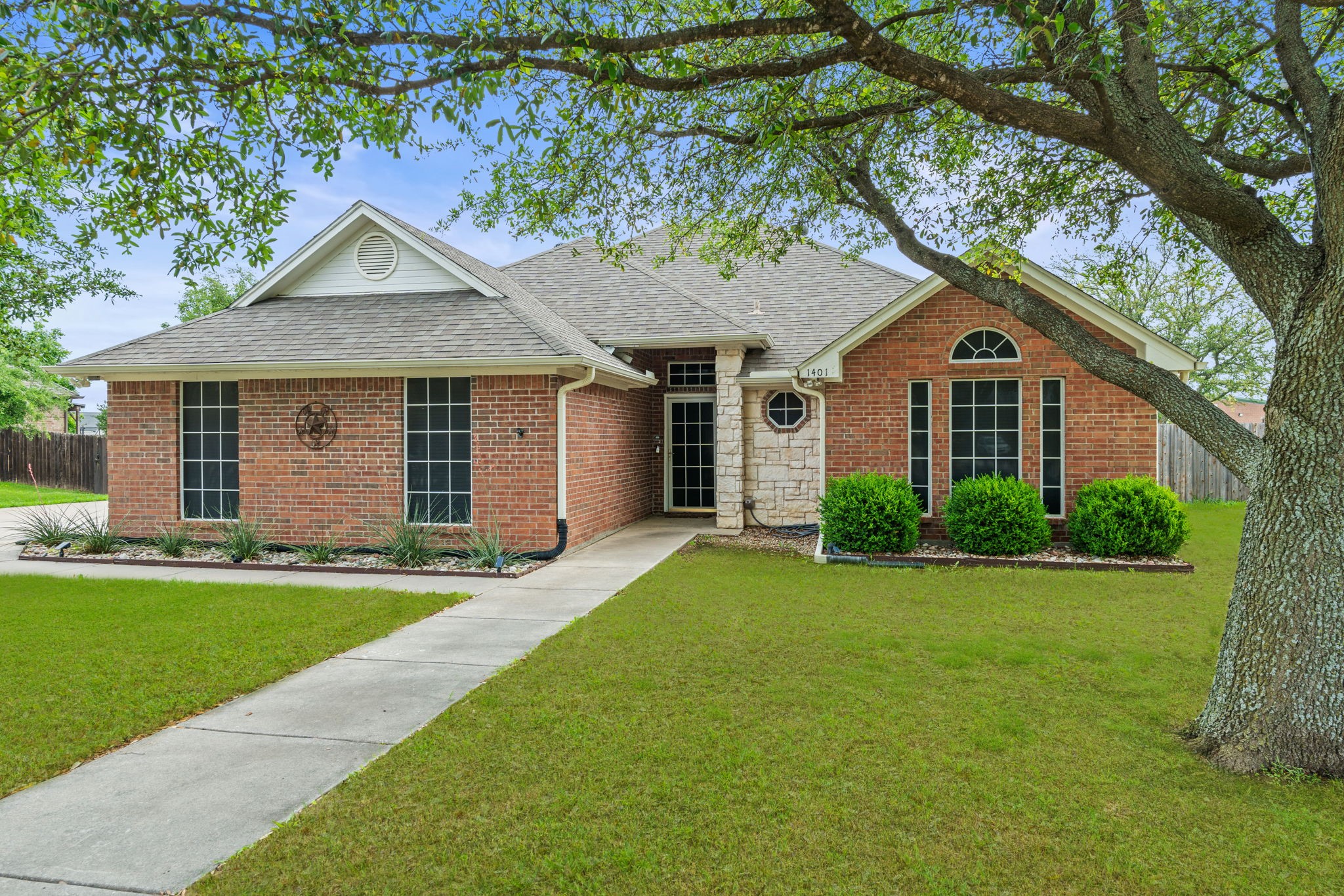 1401 Hickory Drive Pilot Point TX 76258