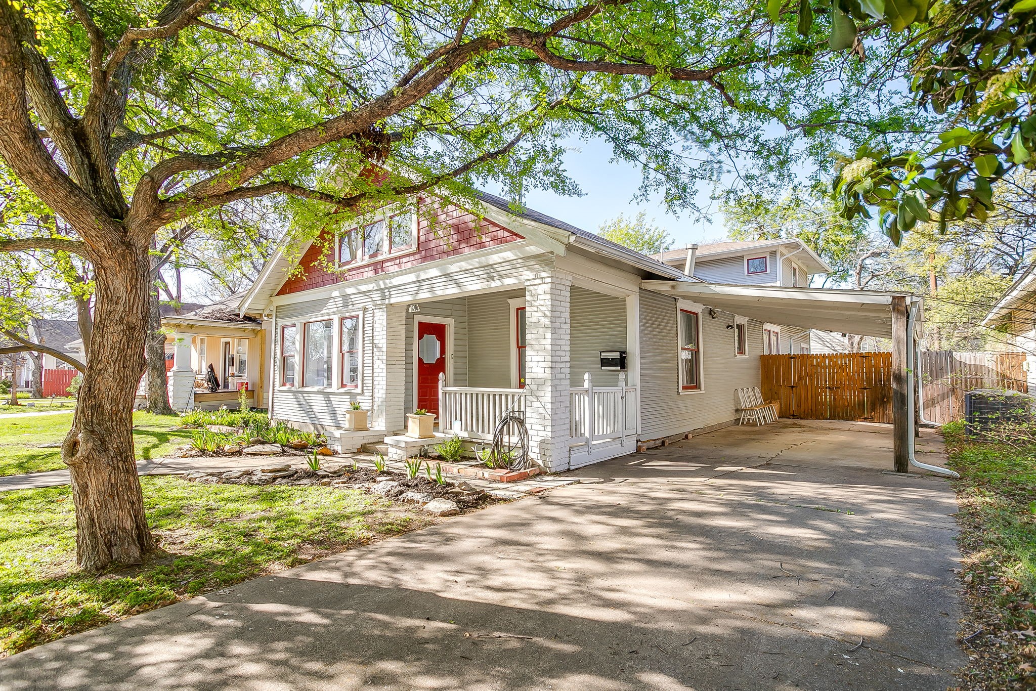 1014 W Arlington Avenue Fort Worth TX 76110
