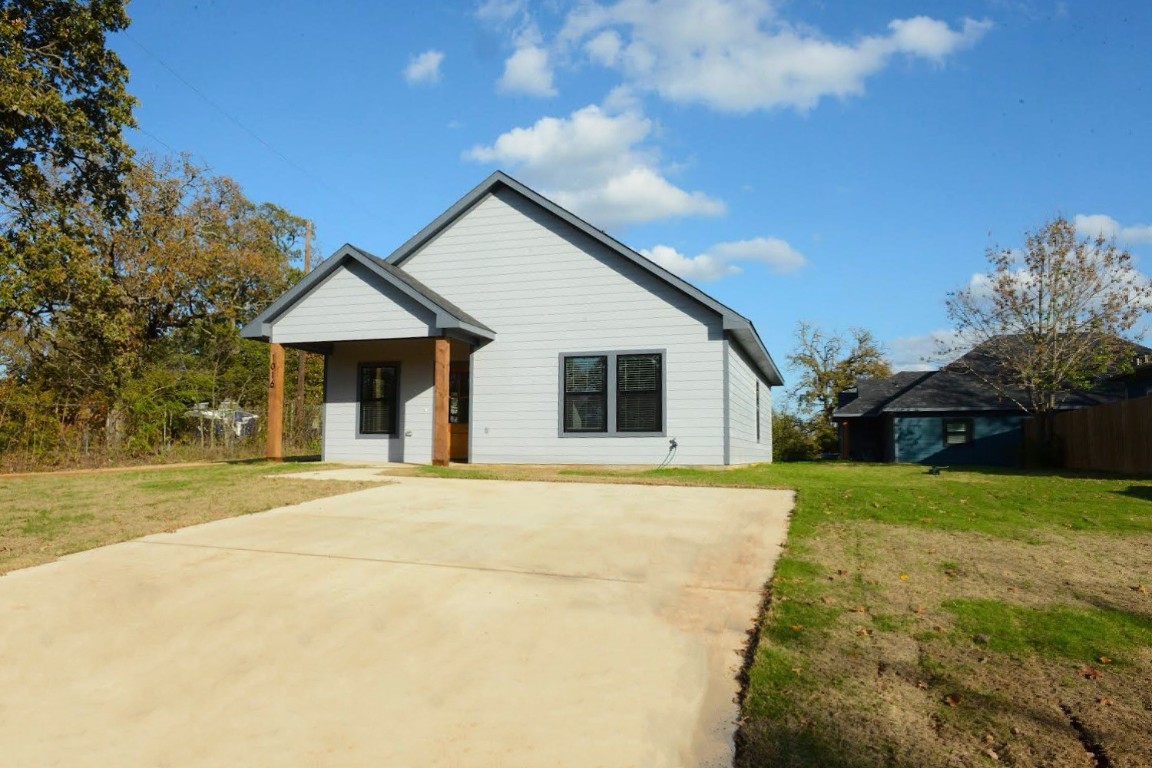 1016 S 7th Avenue Denison TX 75021
