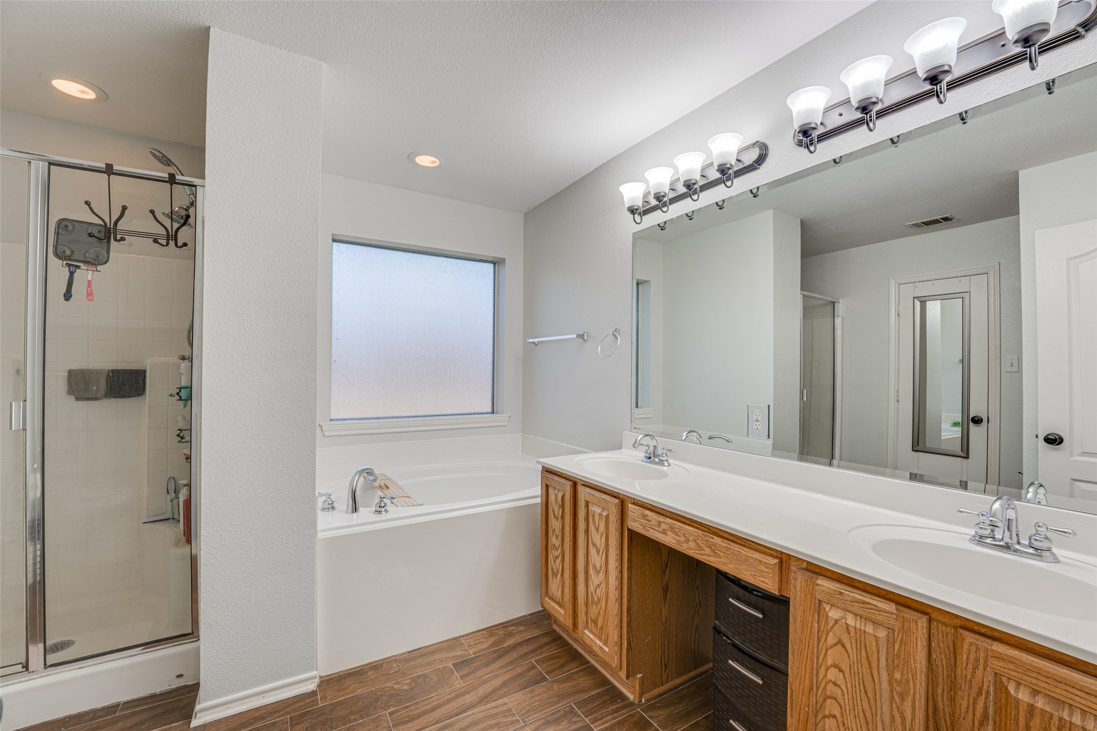 300 Springfield Lane Red Oak TX 75154