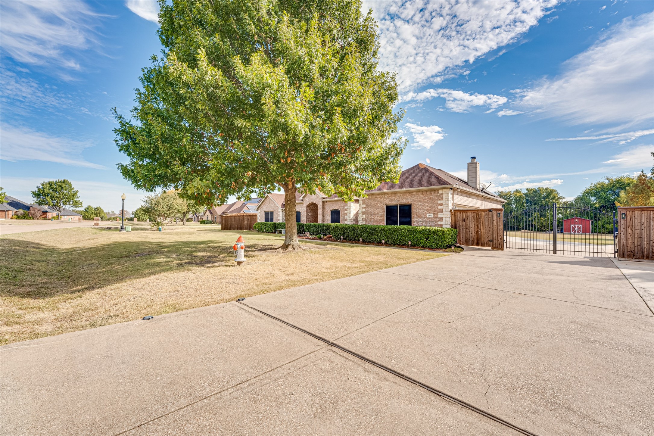 300 Springfield Lane Red Oak TX 75154