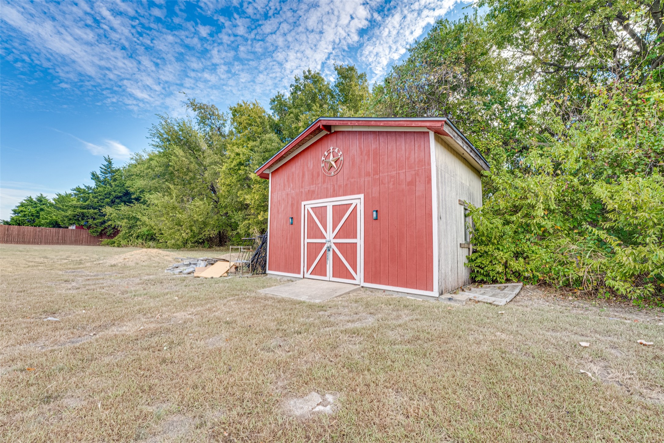 300 Springfield Lane Red Oak TX 75154