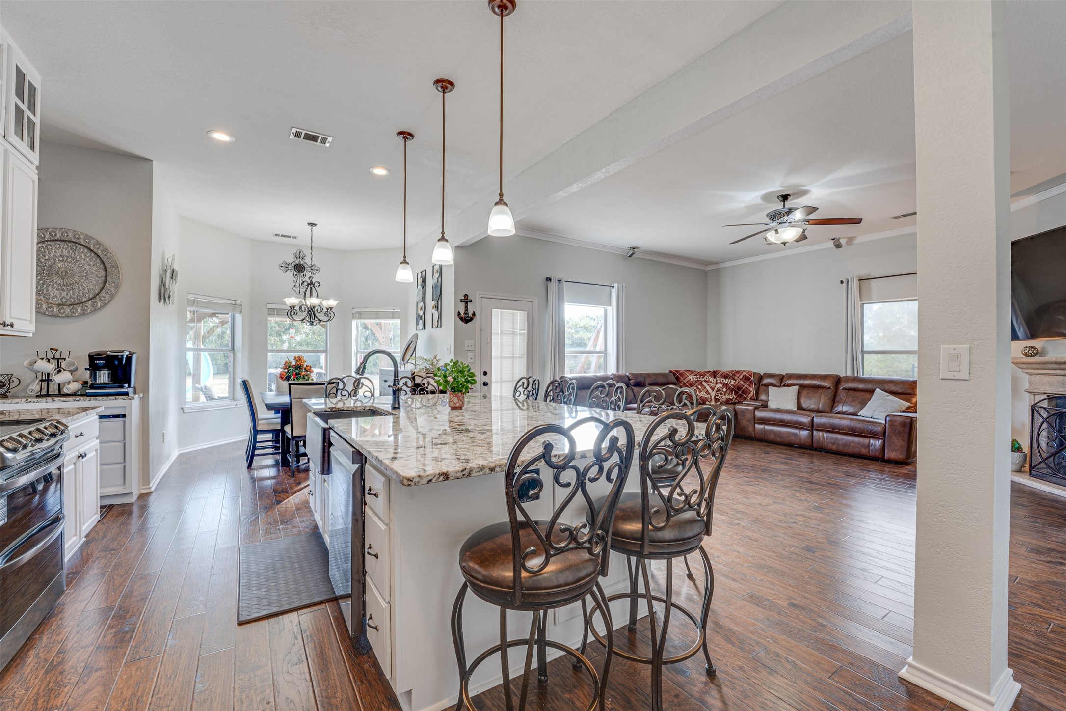 300 Springfield Lane Red Oak TX 75154