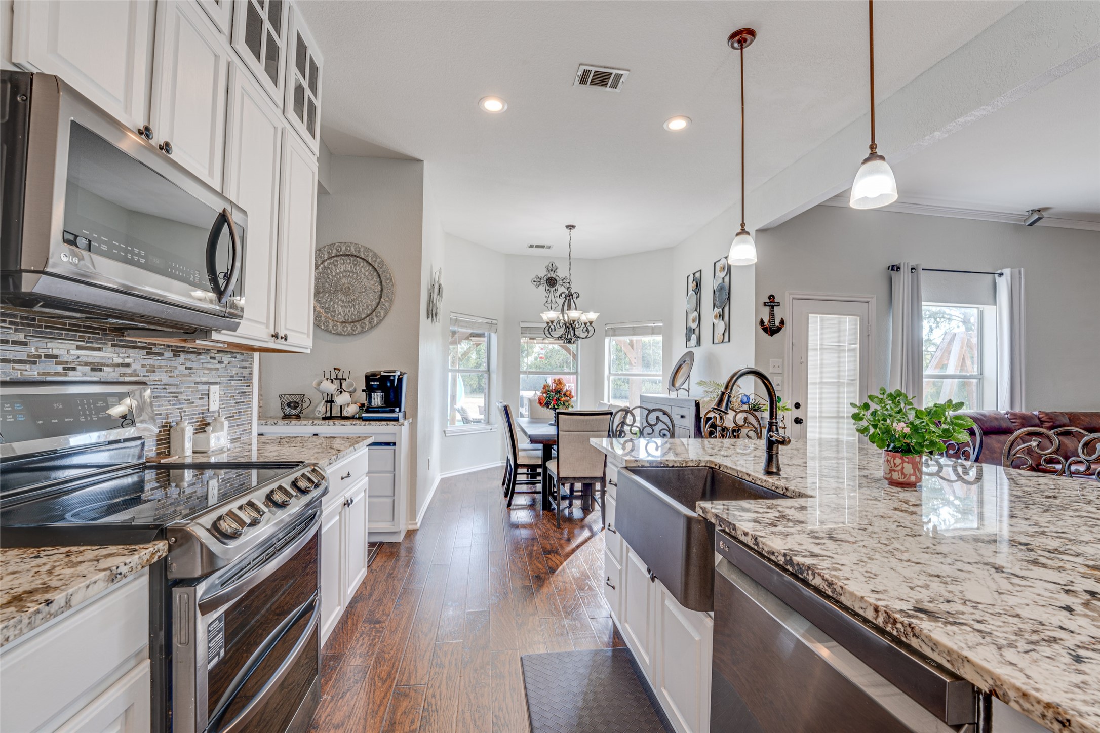 300 Springfield Lane Red Oak TX 75154