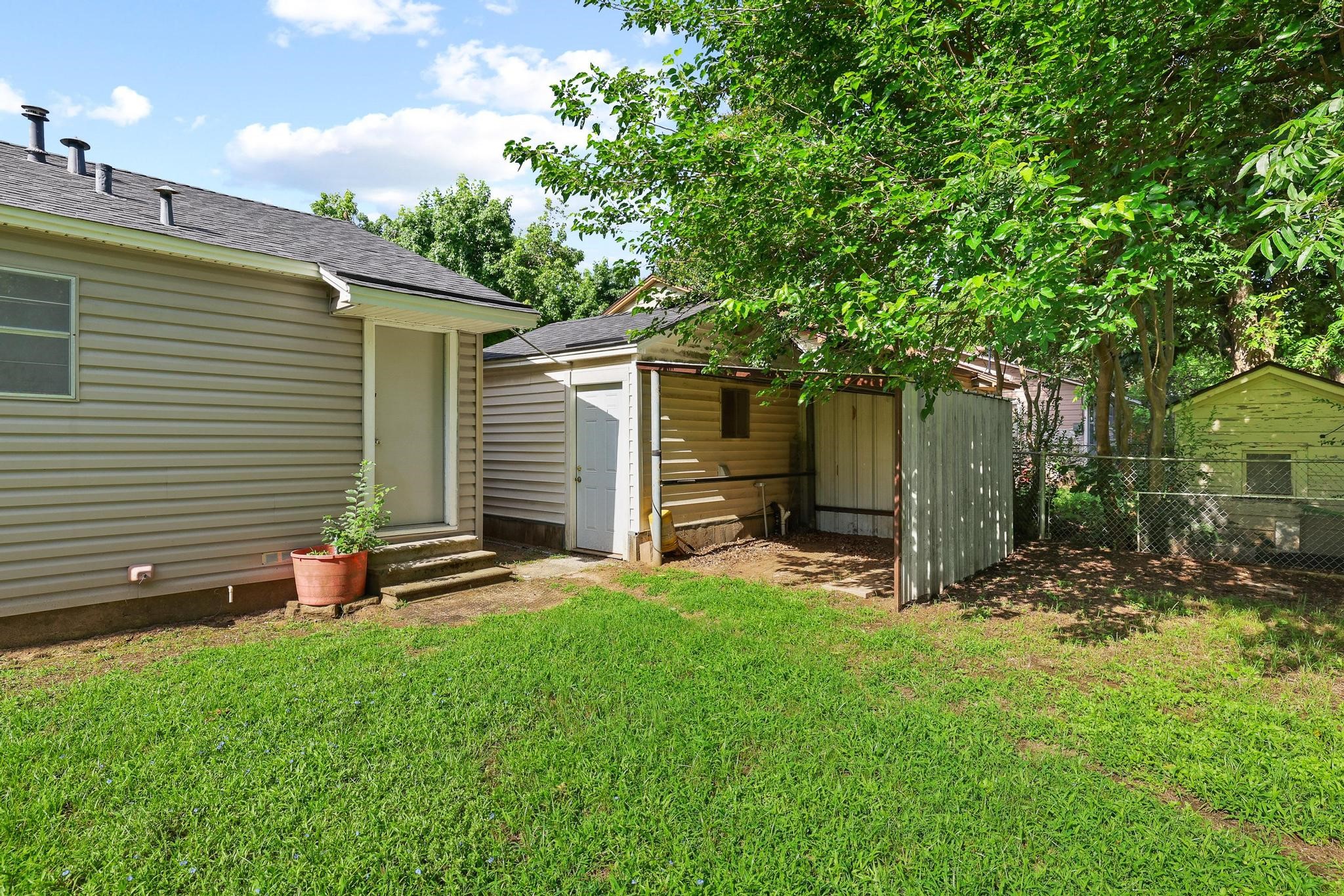 709 W Hanna Street Denison TX 75020