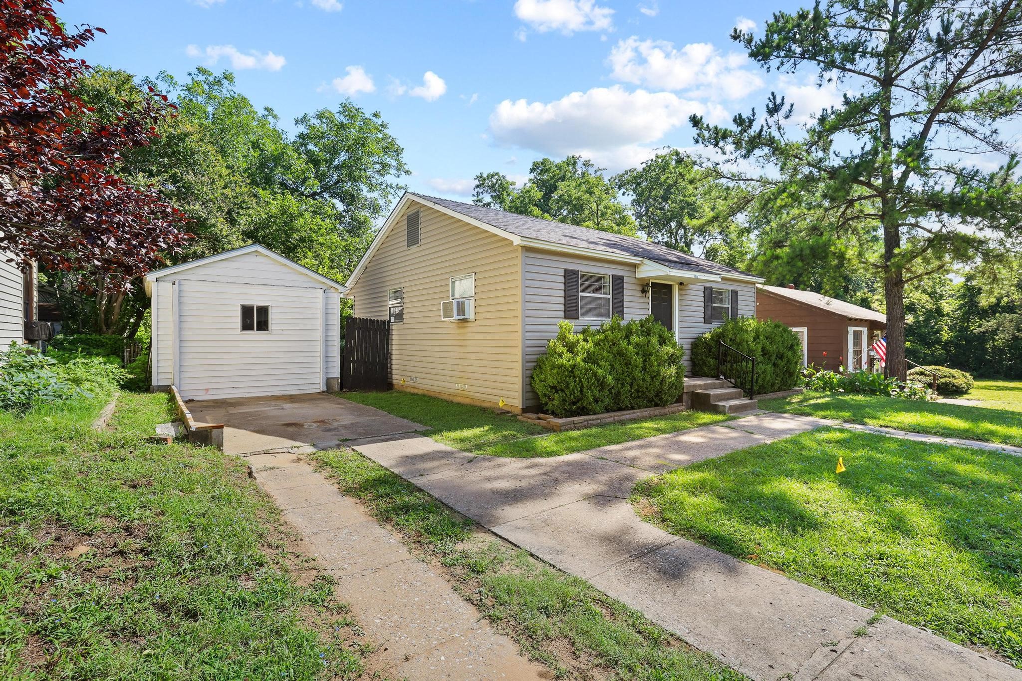 709 W Hanna Street Denison TX 75020