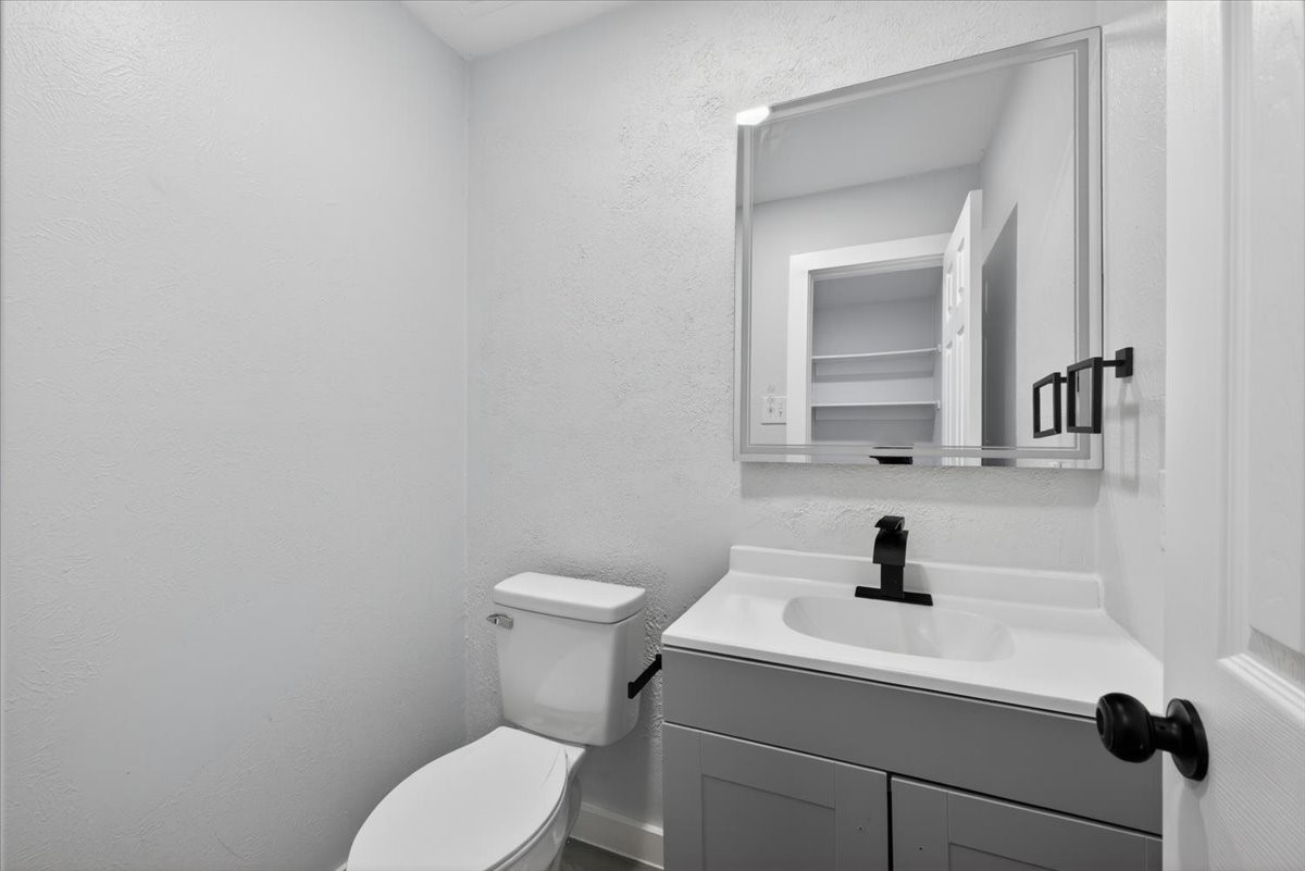 901 Huntington Drive Lewisville TX 75067
