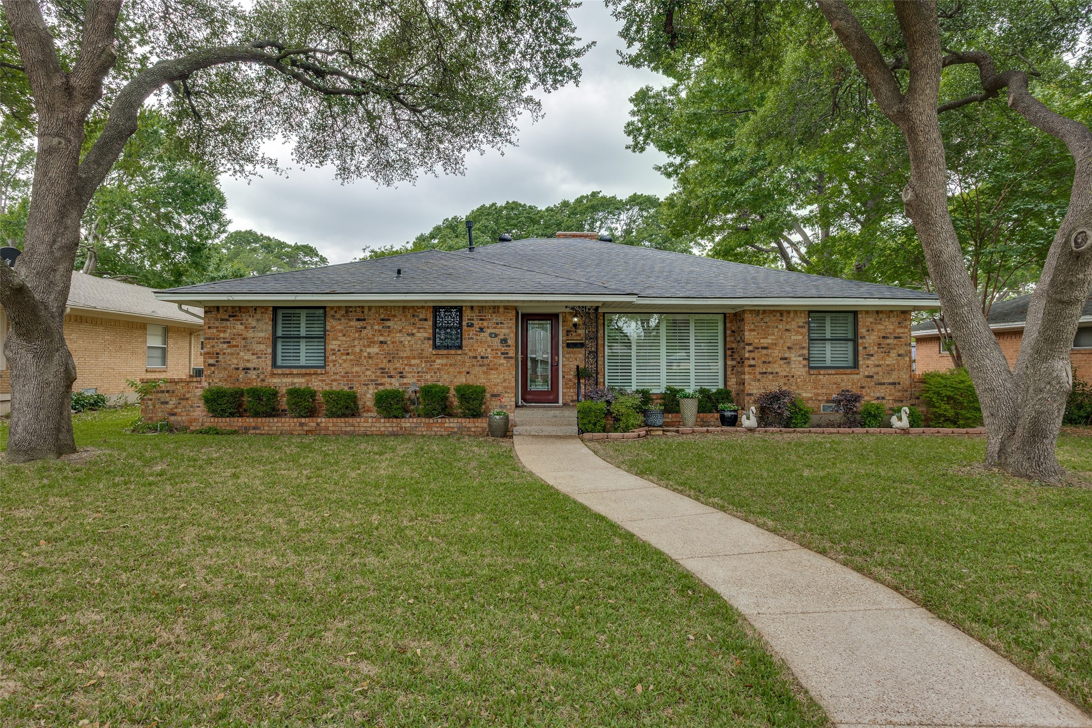 2105 Lansdowne Drive Garland TX 75040
