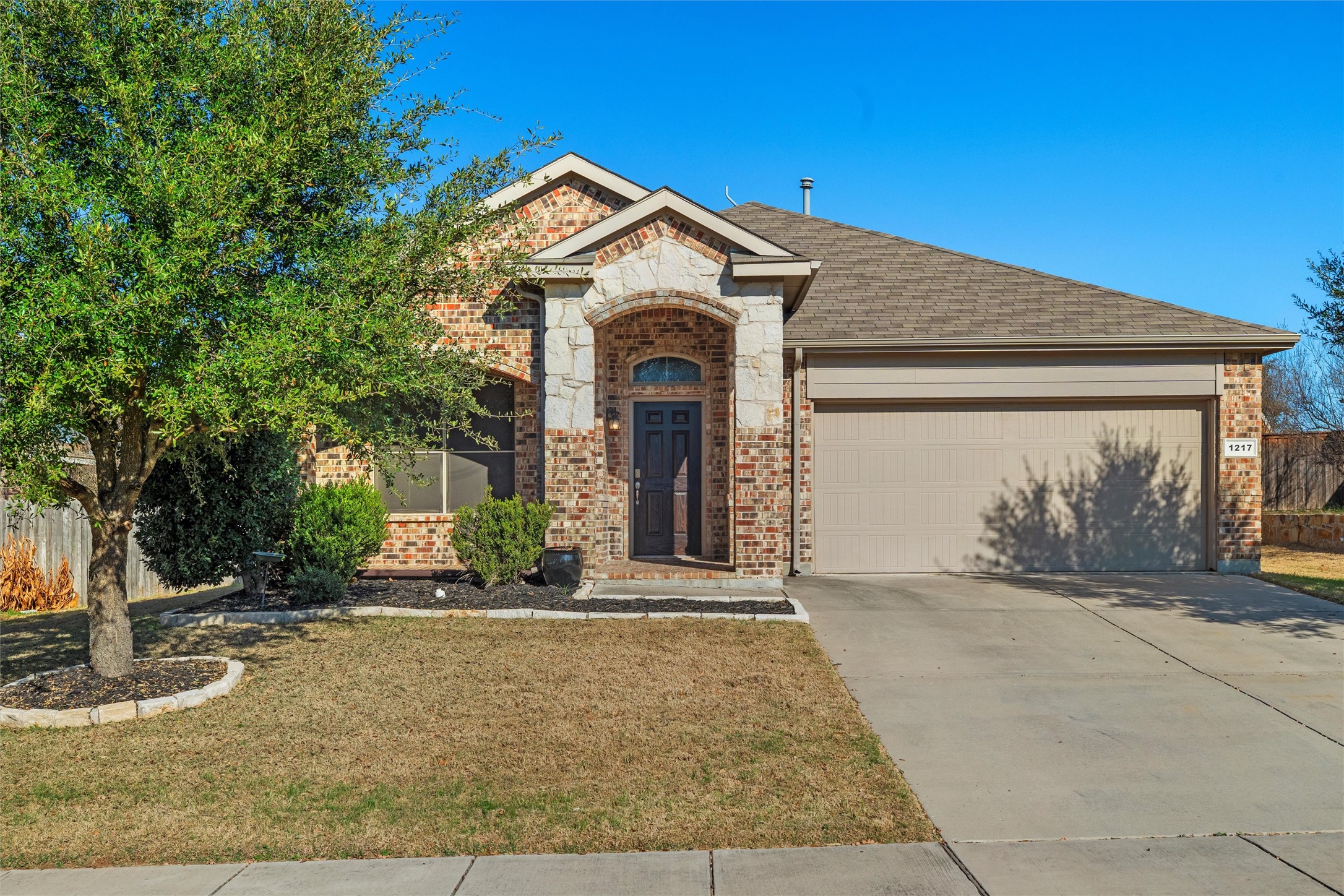 1217 Meadowlakes Drive Azle TX 76020