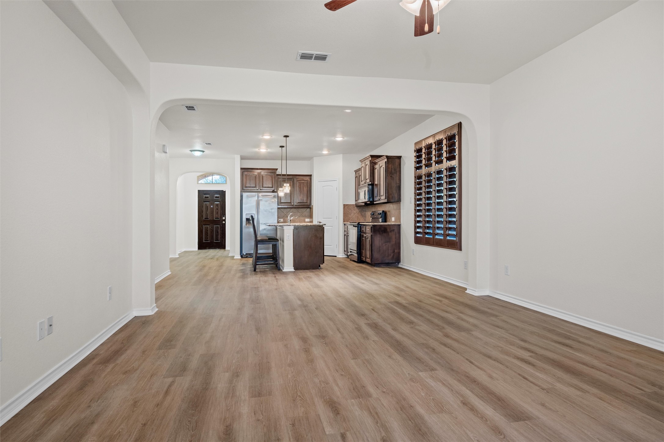 1217 Meadowlakes Drive Azle TX 76020