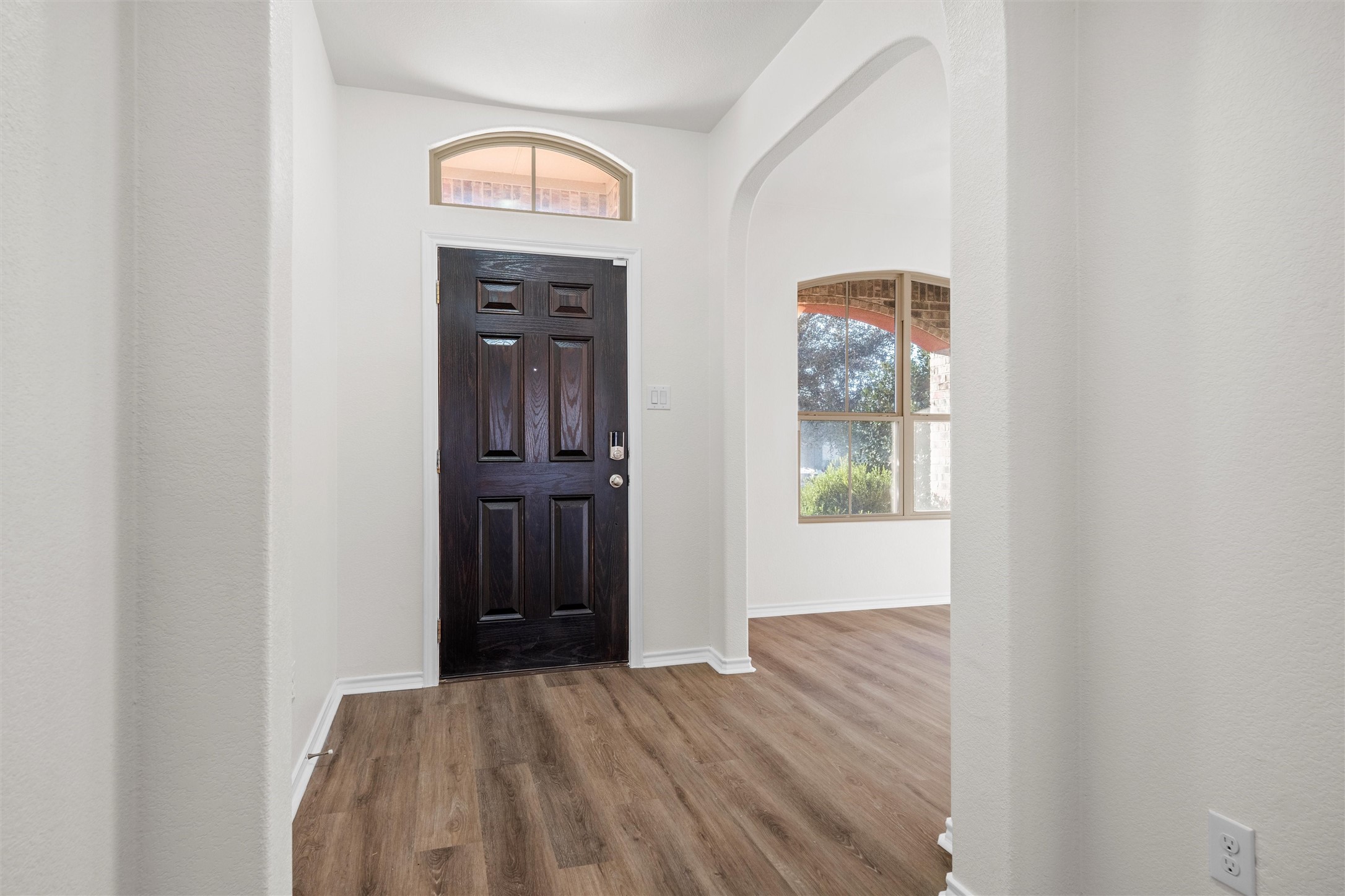 1217 Meadowlakes Drive Azle TX 76020