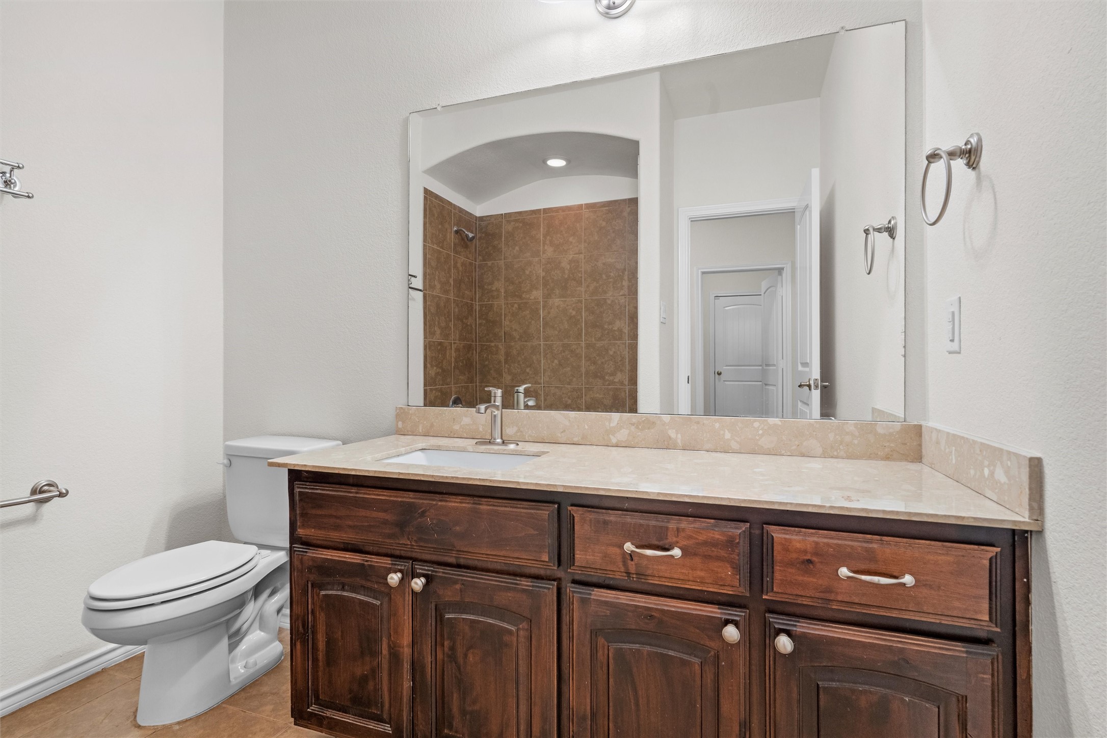1217 Meadowlakes Drive Azle TX 76020