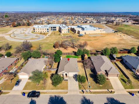 1217 Meadowlakes Drive Azle TX 76020