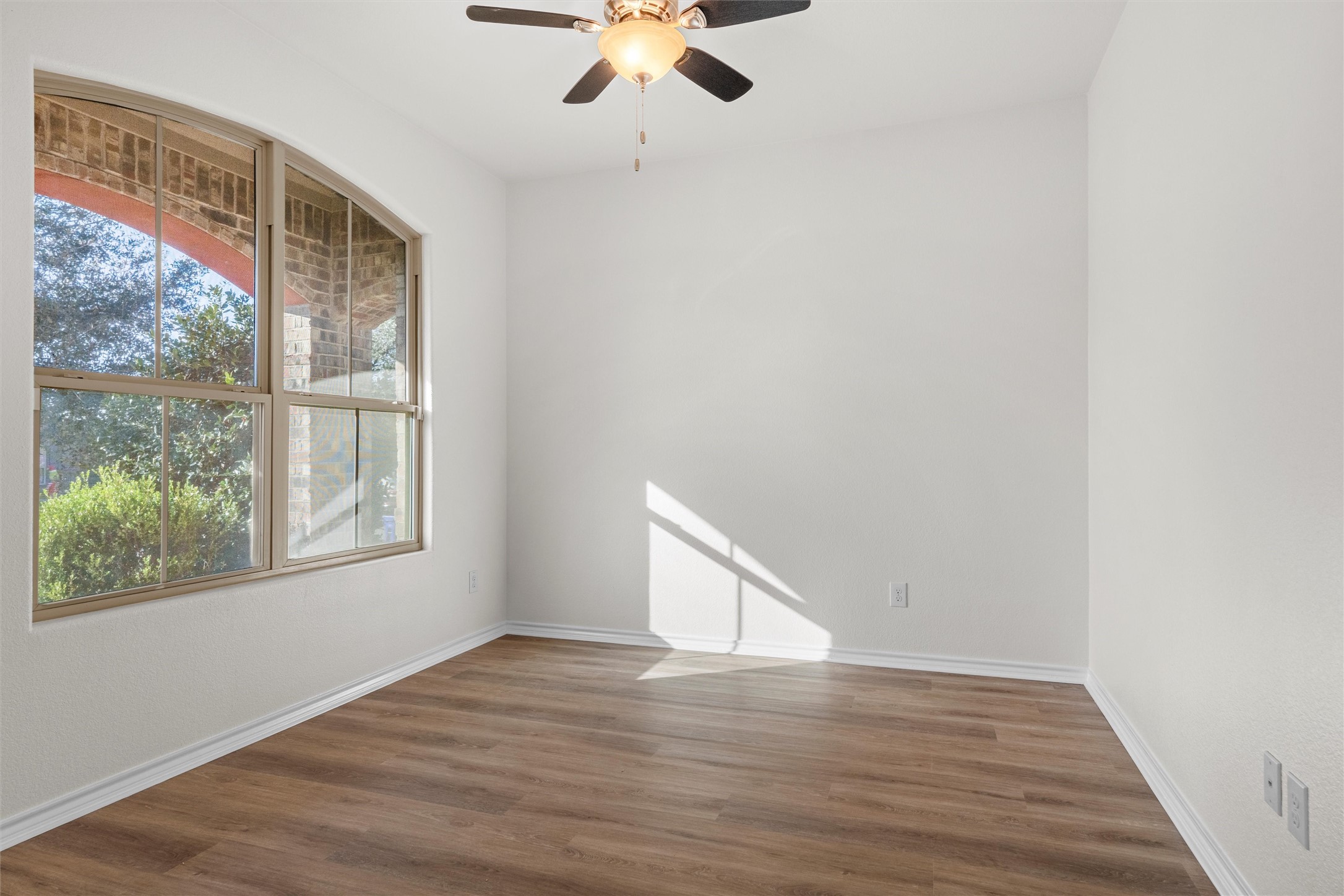 1217 Meadowlakes Drive Azle TX 76020