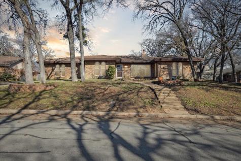 1805 Woodridge Drive Arlington TX 76013