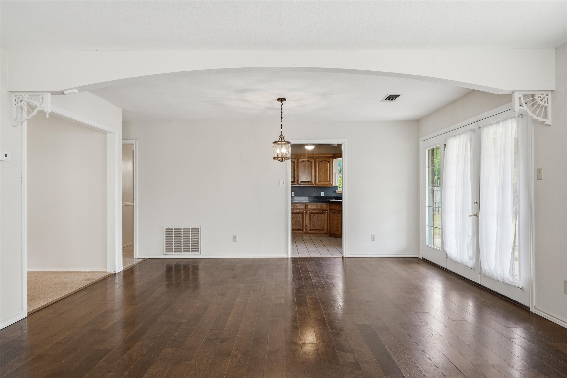290 Sycamore Street Van TX 75790