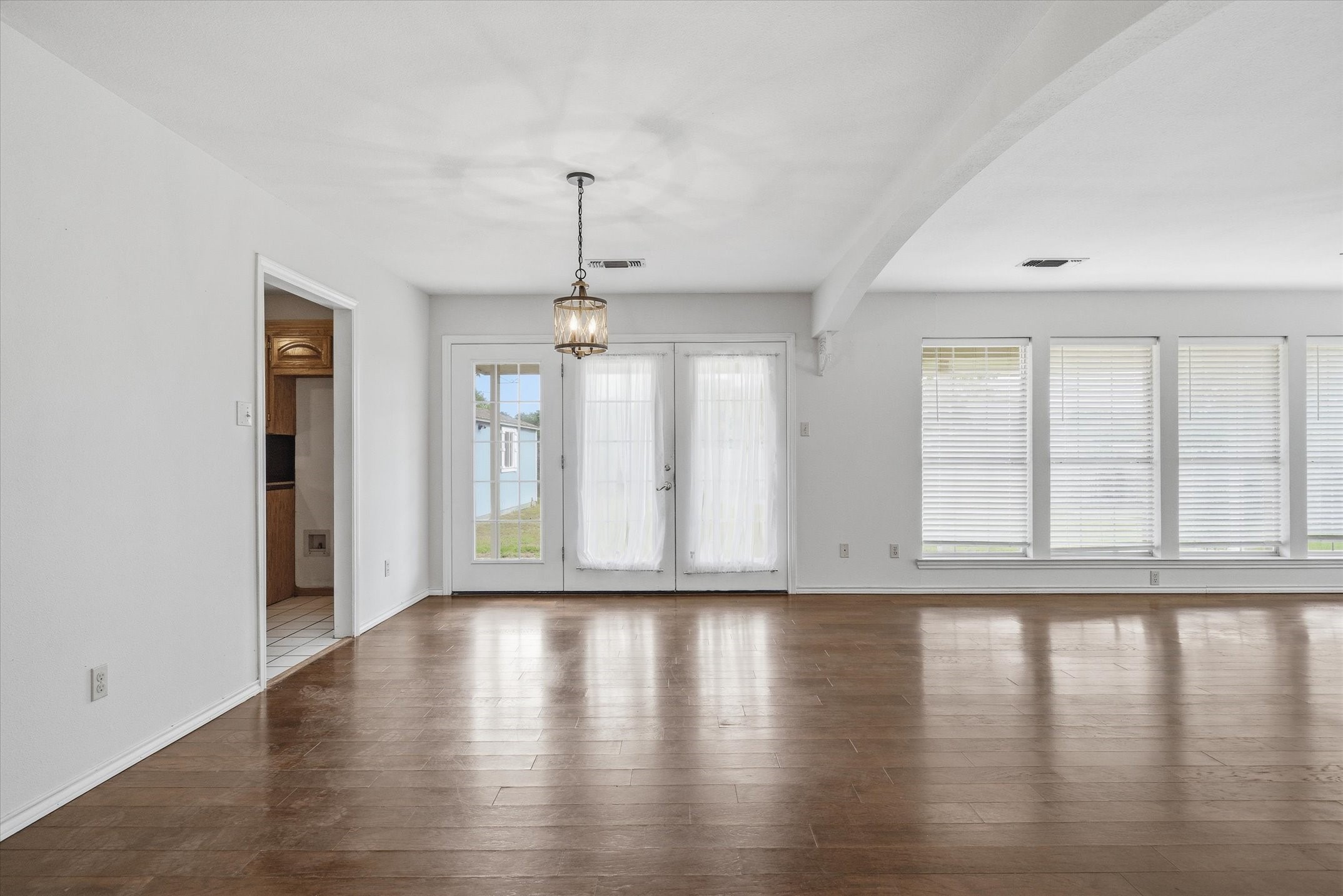 290 Sycamore Street Van TX 75790